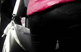 Turkish girl\'s tight ass in bus