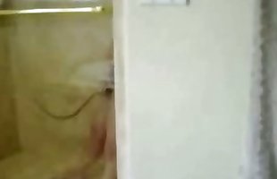 Spionage mijn Schattig Moeder greep in douche verborgen cam